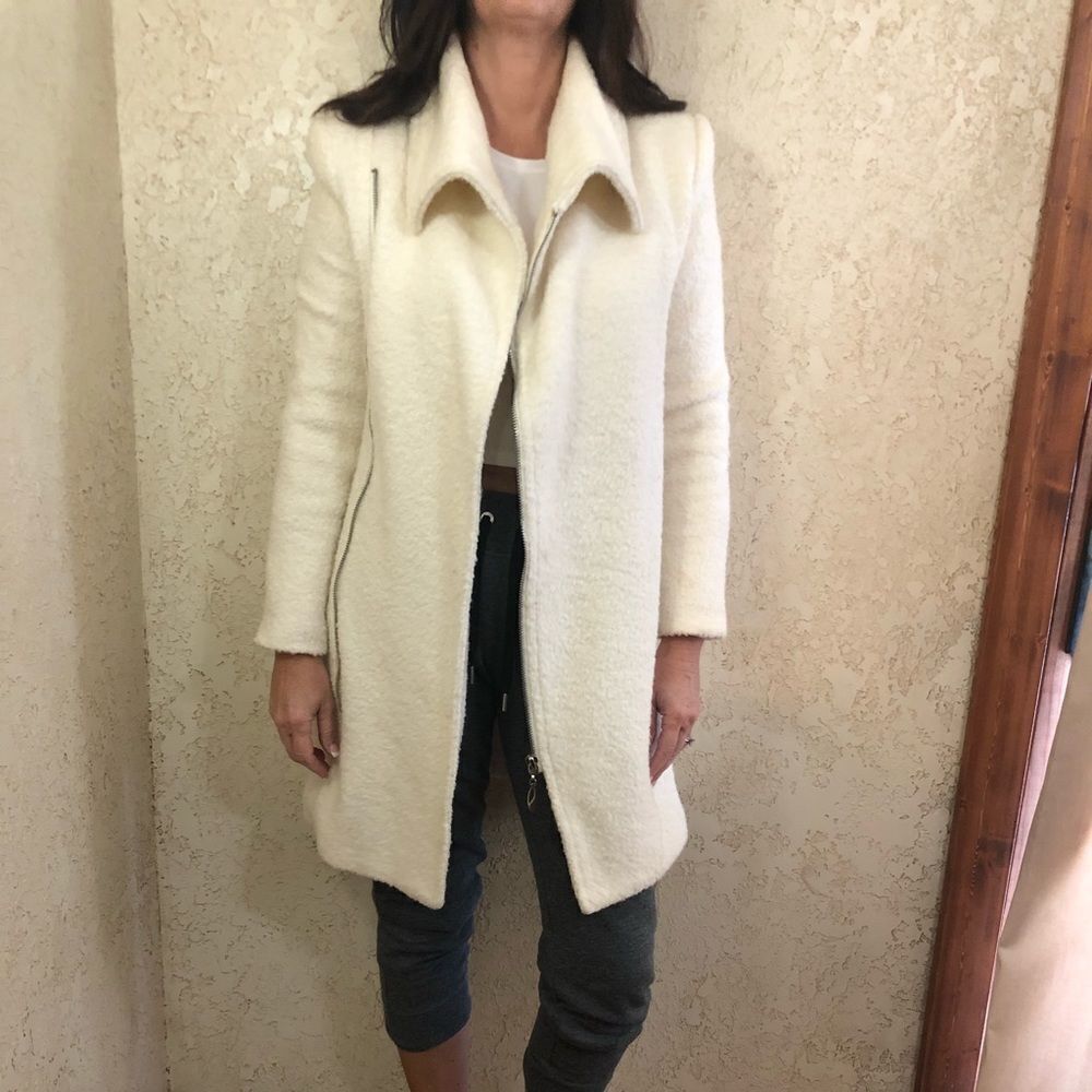 Off White Coat - Picture 4 of 13